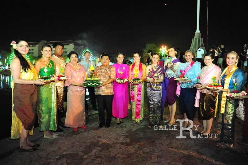 20151125-Loy Kratong_138.JPG
